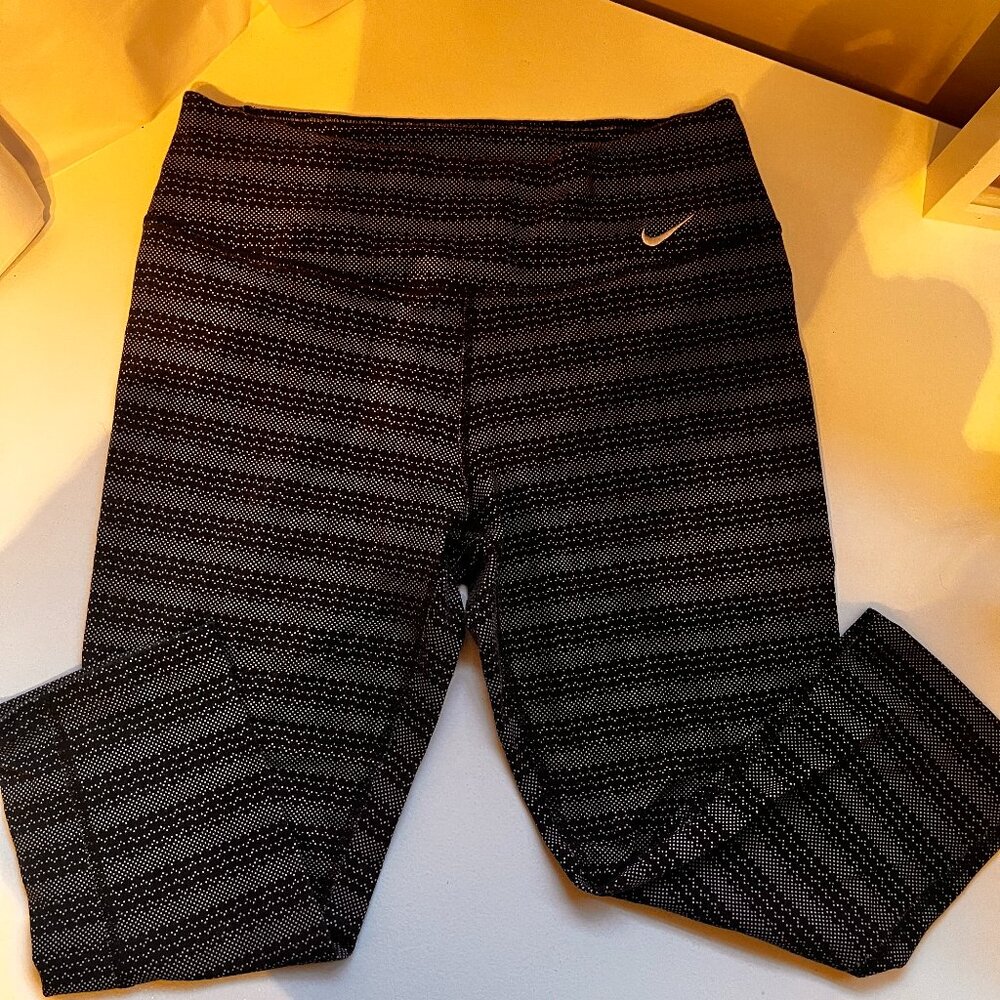 Nike Black + Grey Capri Legging Medium